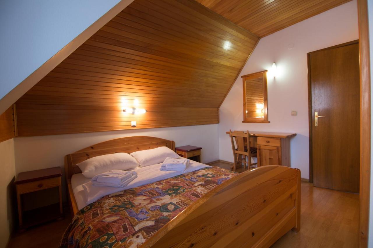 Kraljevi Konaci - Najam Kuca Na Zlatiboru Appartement Buitenkant foto