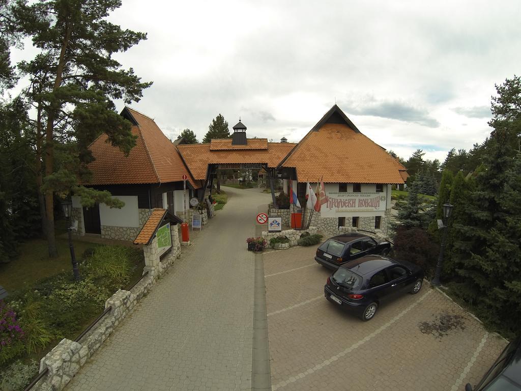 Kraljevi Konaci - Najam Kuca Na Zlatiboru Appartement Buitenkant foto
